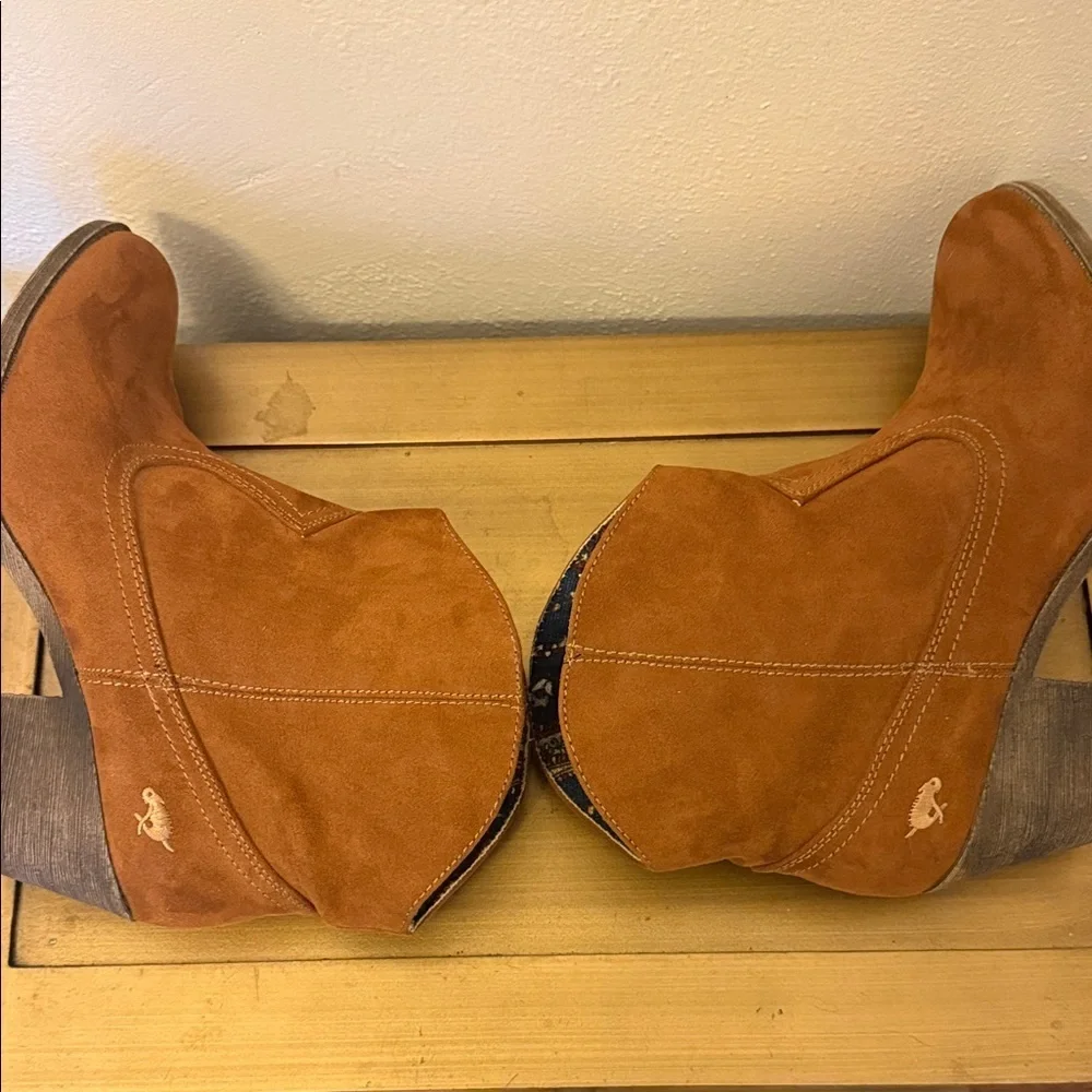 Rocket Dog Women's Suede Ankle Booties in Rust Brown